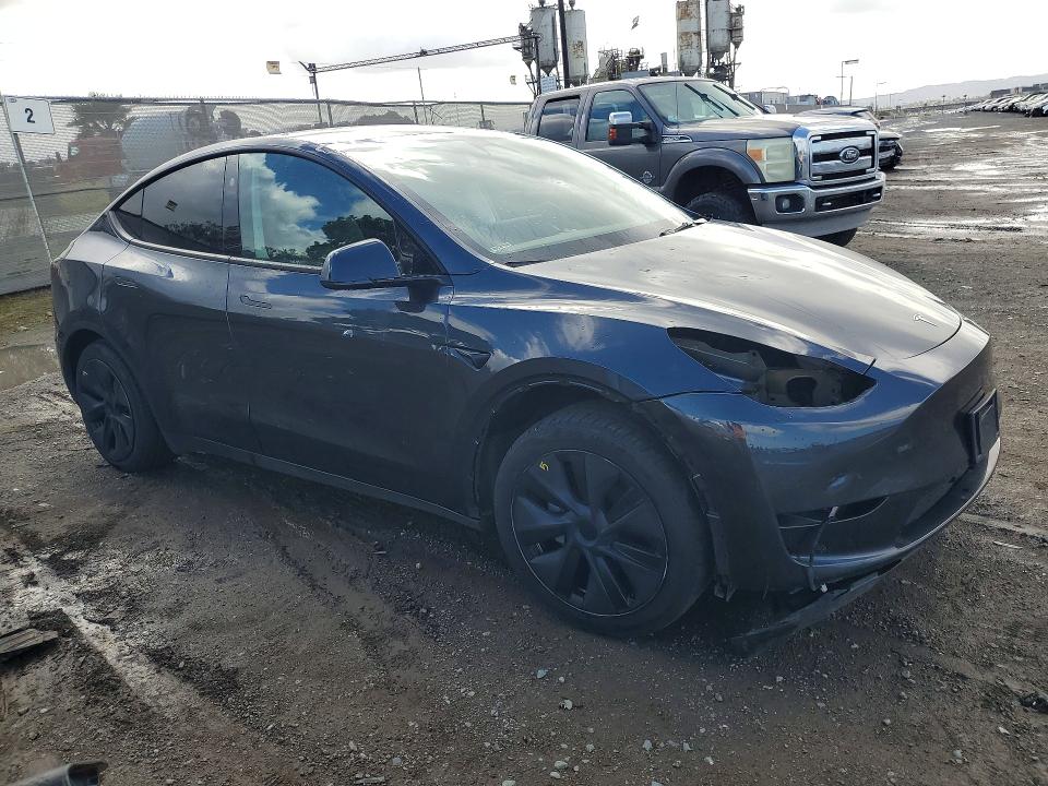 77671495 :رقم المزاد ، 7SAYGAEE2RF124149 vin ، 2024 Tesla Model Y مزاد بيع