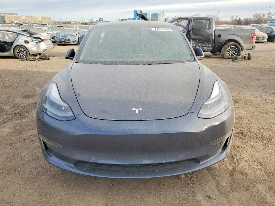 77168595 :رقم المزاد ، 5YJ3E1EB8NF202348 vin ، 2022 Tesla Model 3 مزاد بيع