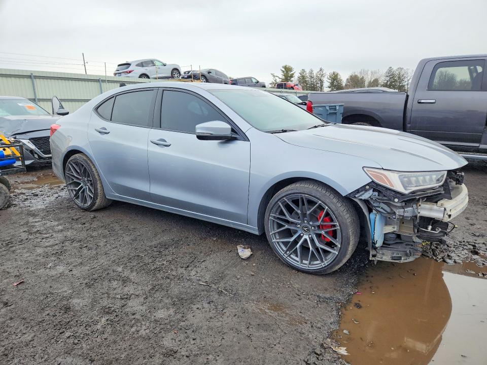 78903525 :رقم المزاد ، 19UUB3F32JA000853 vin ، 2018 Acura Tlx مزاد بيع