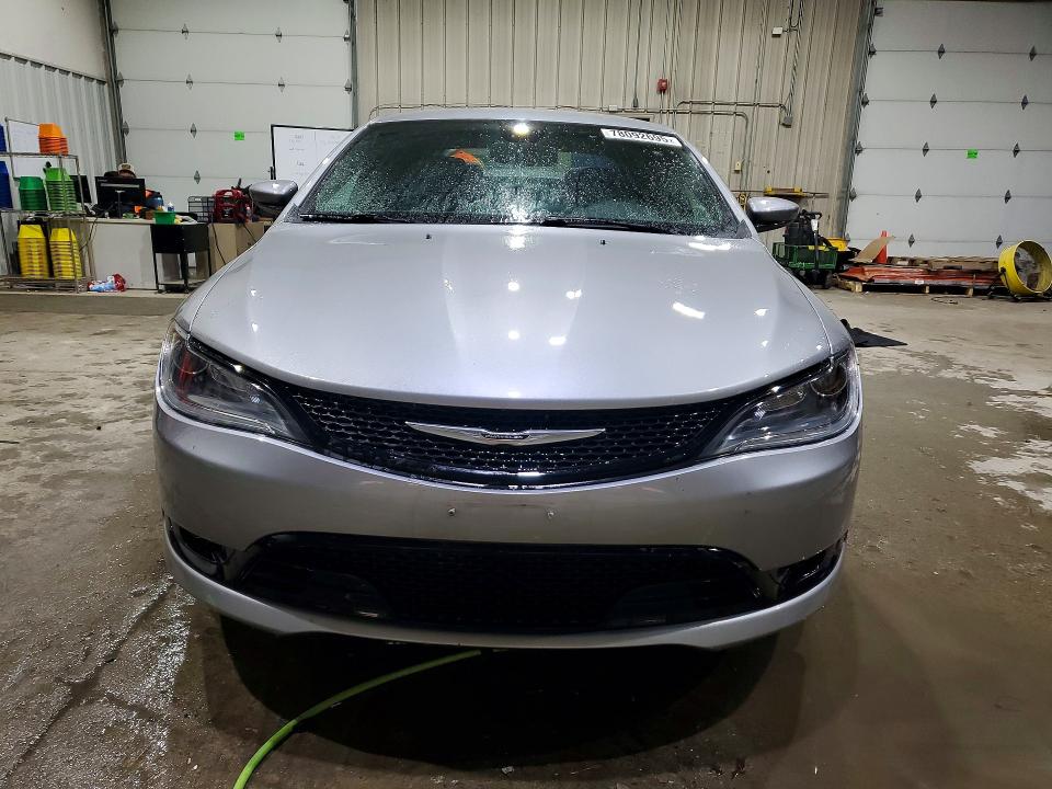 78092695 :رقم المزاد ، 1C3CCCDG2FN678391 vin ، 2015 Chrysler 200 مزاد بيع