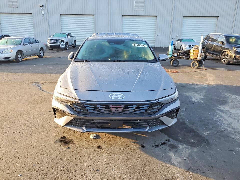 2025 Hyundai Elantra მანქანა იყიდება აუქციონზე, vin: KMHLS4DG5SU974232, აუქციონის ნომერი: 77474295