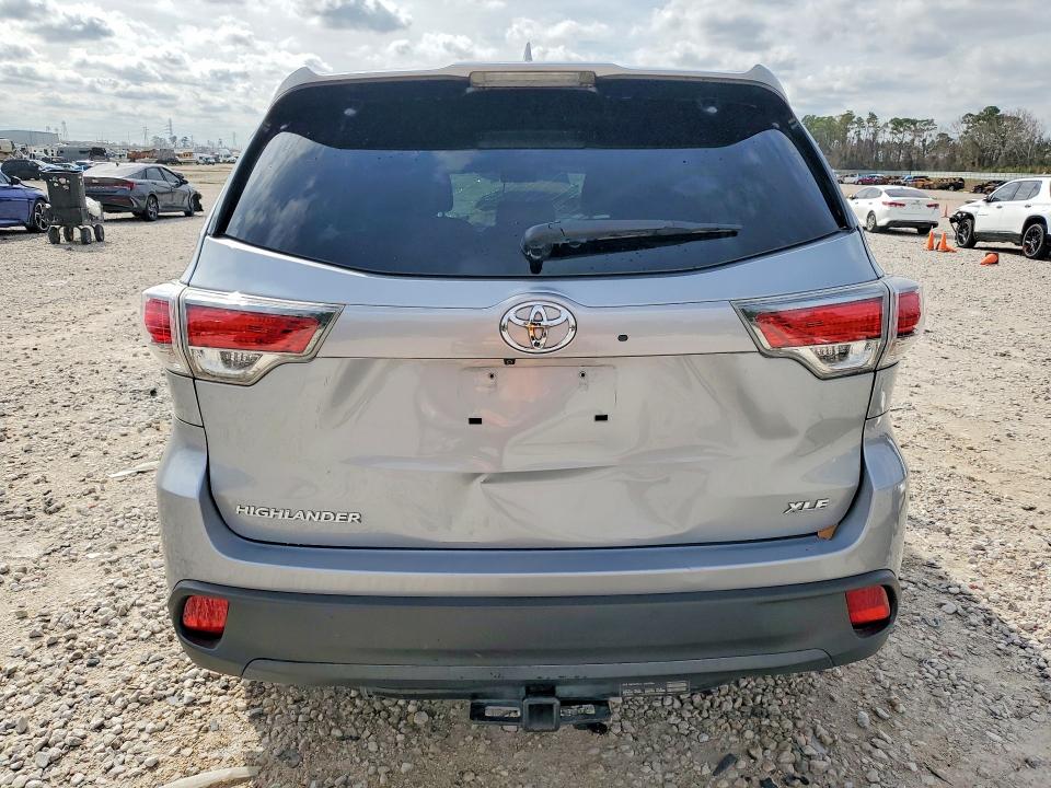 77607965 :رقم المزاد ، 5TDKKRFHXFS105364 vin ، 2015 Toyota Highlander مزاد بيع