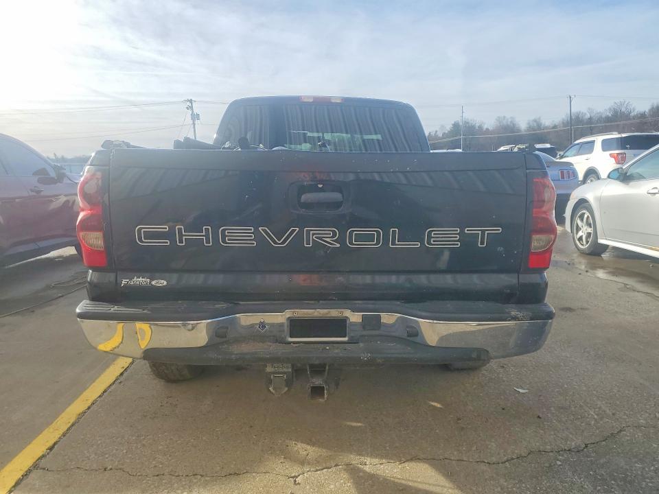 2004 Chevrolet Silverado მანქანა იყიდება აუქციონზე, vin: 2GCEC19T841262262, აუქციონის ნომერი: 76968015
