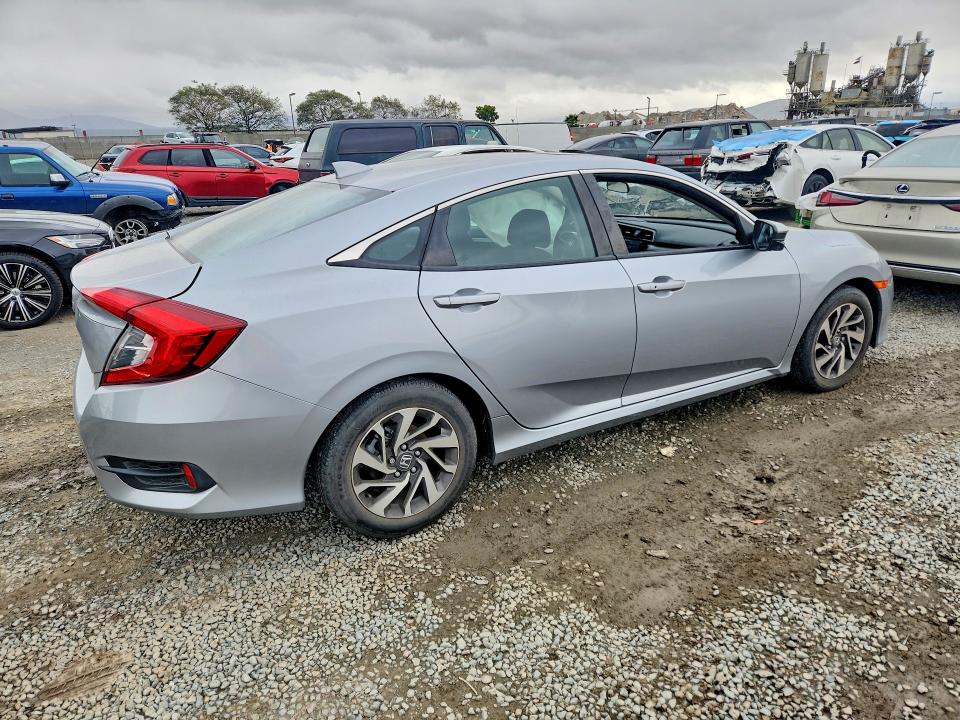 Продаж на аукціоні авто 2017 Honda Civic, vin: 2HGFC2F76HH520469, номер лоту: 77620565
