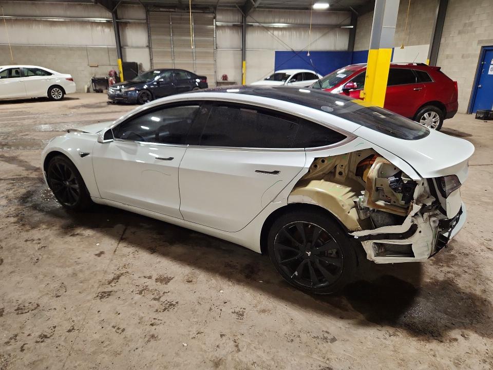 Продажа на аукционе авто 2018 Tesla Model 3, vin: 5YJ3E1EA5JF164885, номер лота: 75823355