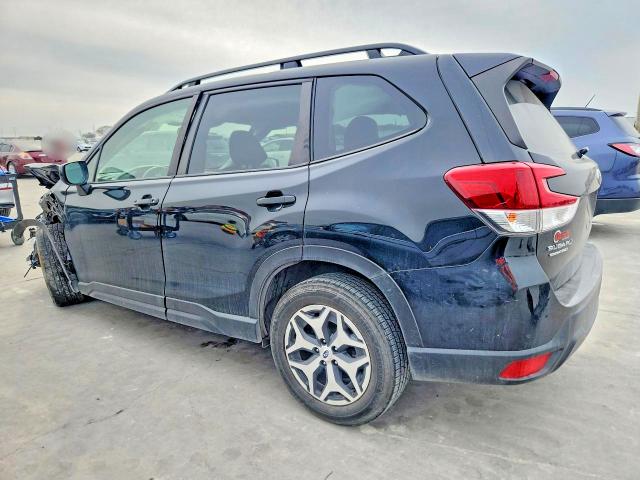 77406215 :رقم المزاد ، JF2SKADC4NH487095 vin ، 2022 Subaru Forester مزاد بيع