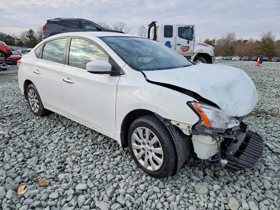 Продажа на аукционе авто 2015 Nissan Sentra S, vin: 3N1AB7AP2FY304774, номер лота: 76466475