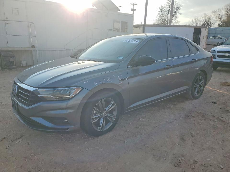 77133765 :رقم المزاد ، 3VWC57BU1MM081792 vin ، 2021 Volkswagen Jetta مزاد بيع