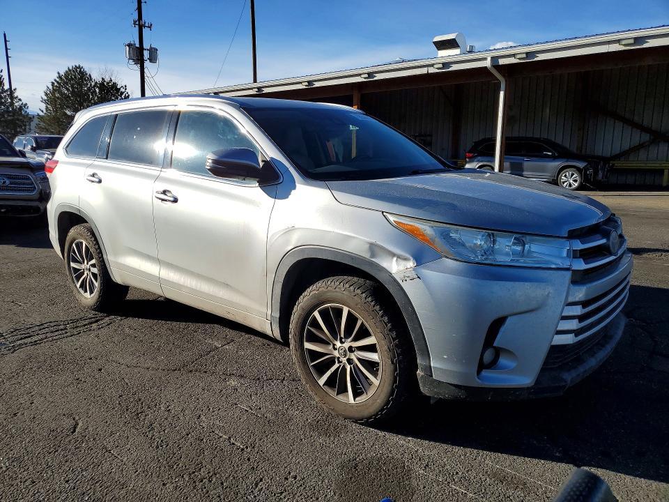 79056965 :رقم المزاد ، 5TDKZRFH8HS511044 vin ، 2017 Toyota Highlander مزاد بيع
