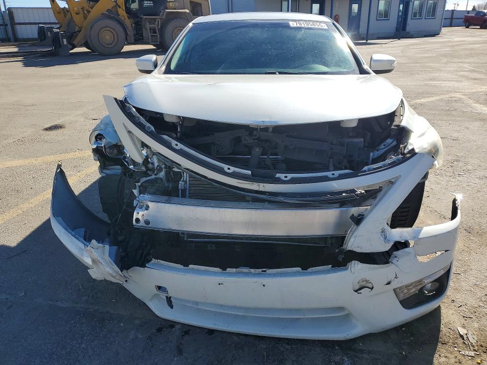 2014 Nissan Altima მანქანა იყიდება აუქციონზე, vin: 1N4AL3AP6EN247015, აუქციონის ნომერი: 79195855