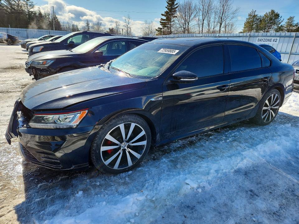 72959885 :رقم المزاد ، 1VWJM7A36JC032569 vin ، 2018 Volkswagen Passat مزاد بيع