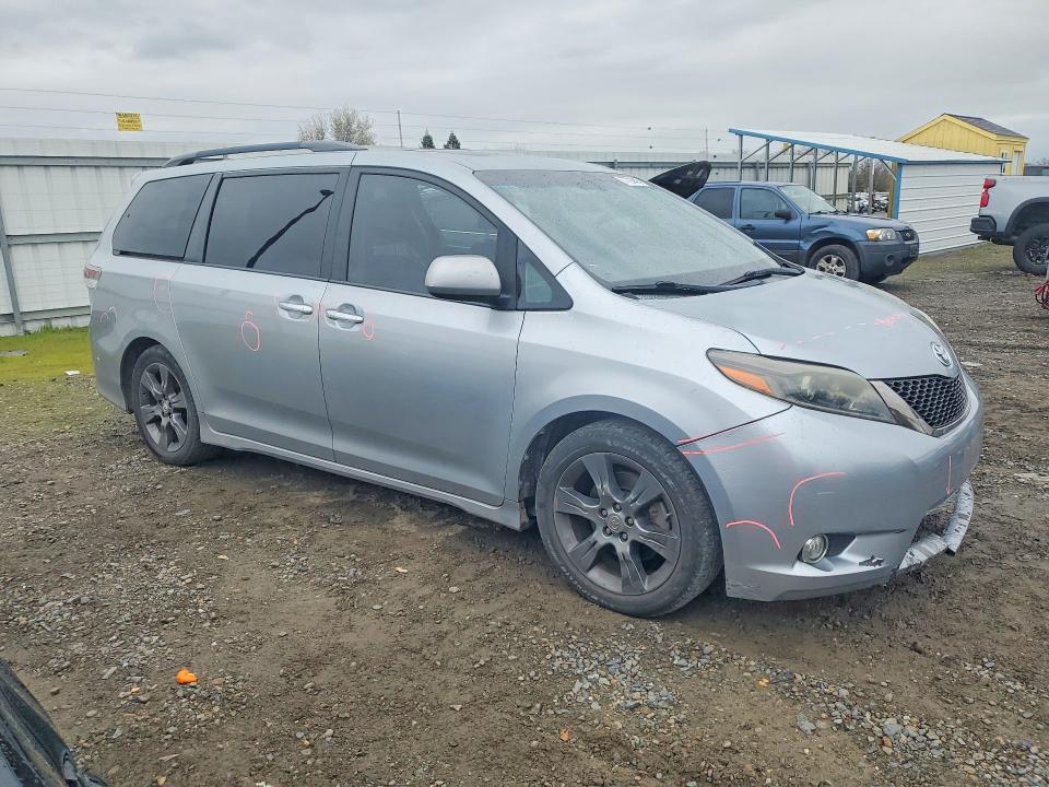 Продажа на аукционе авто 2015 Toyota Sienna, vin: 5TDXK3DC7FS623961, номер лота: 77720495