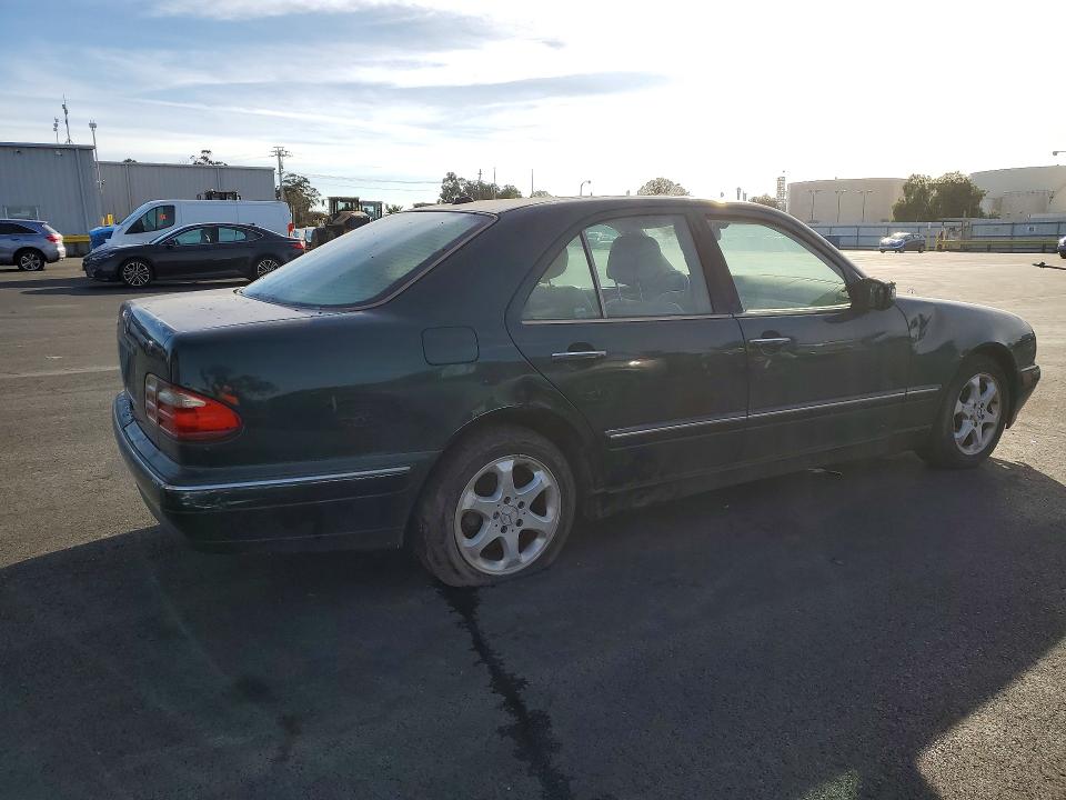 Продаж на аукціоні авто 2002 Mercedes-benz E, vin: WDBJF65J42B477365, номер лоту: 77679705