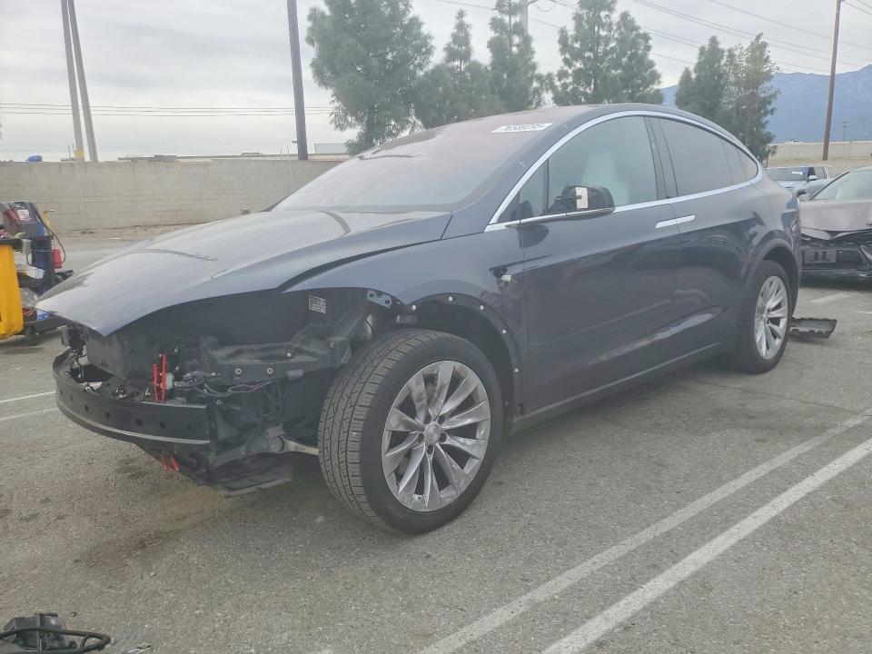 Продажа на аукционе авто 2018 Tesla Model X, vin: 5YJXCAE23JF121193, номер лота: 76589295
