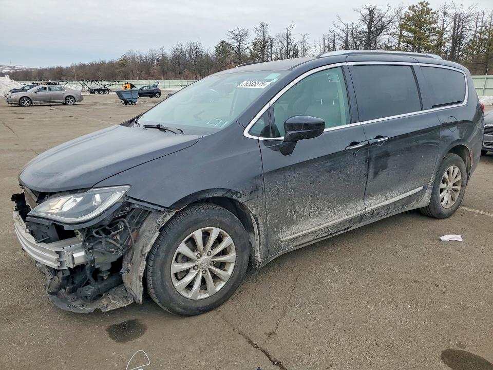 Продажа на аукционе авто 2019 Chrysler Pacifica, vin: 2C4RC1BG8KR609408, номер лота: 76932515