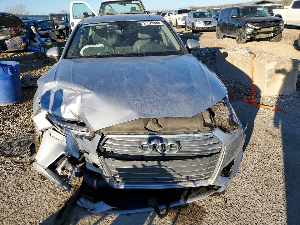 Продаж на аукціоні авто 2019 Audi A4, vin: WAUHMAF4XKA043164, номер лоту: 76570885