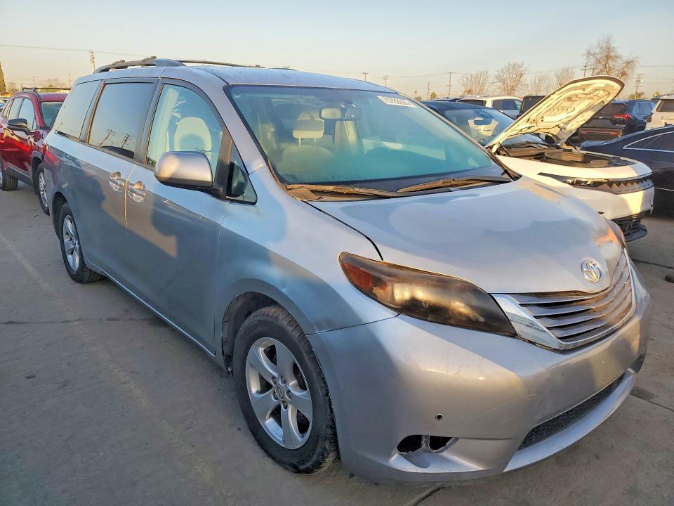 Aukcja sprzedaży 2017 Toyota Sienna Le, vin: 5TDKZ3DC3HS821719, numer aukcji: 75783935