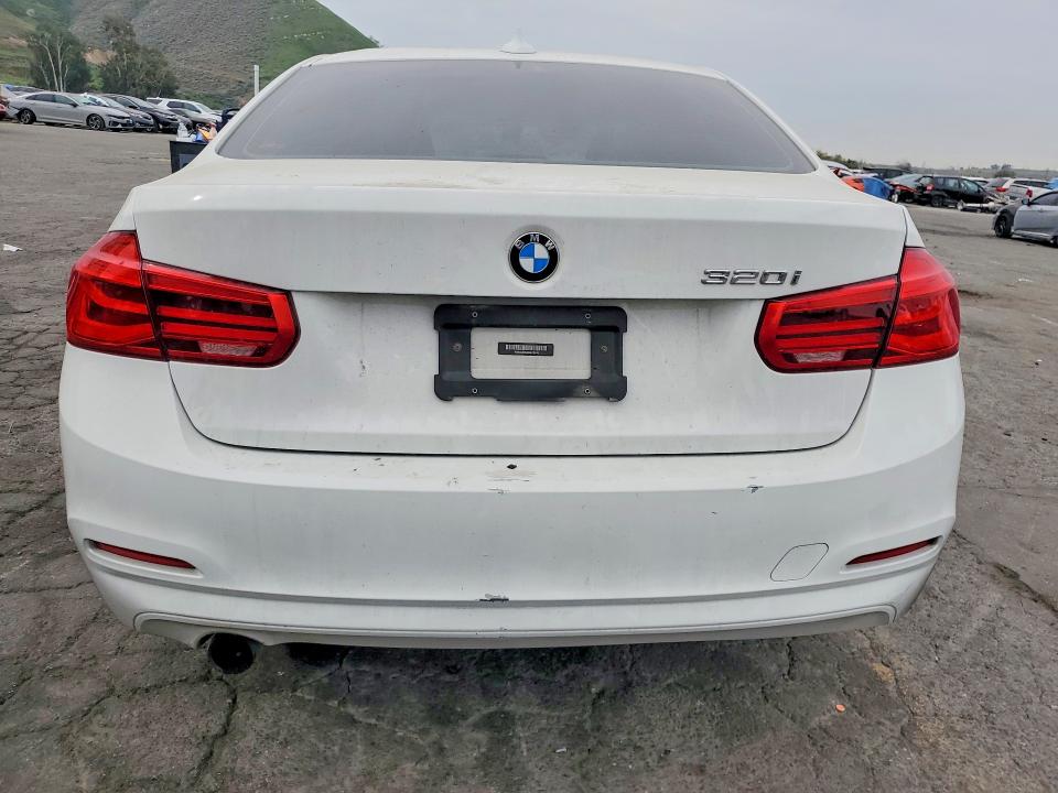 Aukcja sprzedaży 2016 Bmw 320, vin: WBA8A9C53GK615746, numer aukcji: 76661695