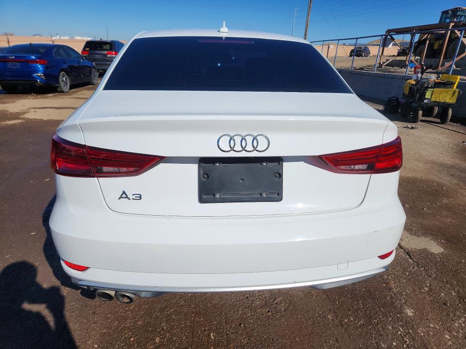 Продажа на аукционе авто 2018 Audi A3, vin: WAUAUGFF0J1038852, номер лота: 75891915