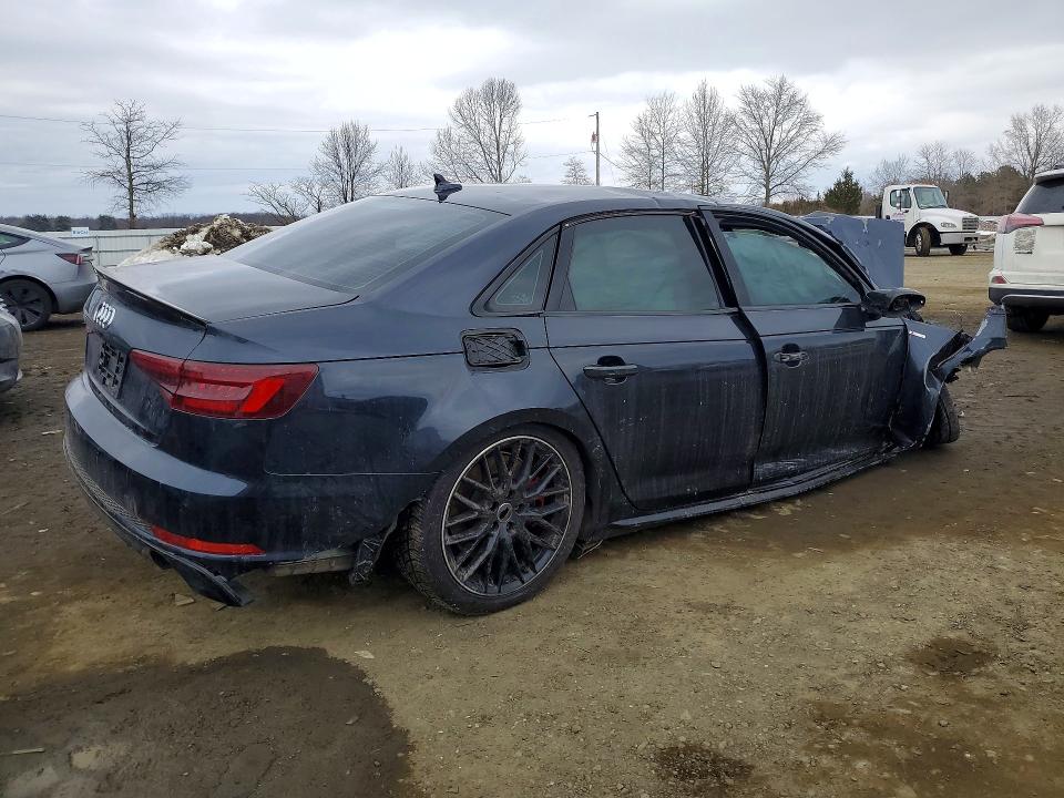 Продаж на аукціоні авто 2018 Audi A4, vin: WAUENAF41JA027630, номер лоту: 76422895