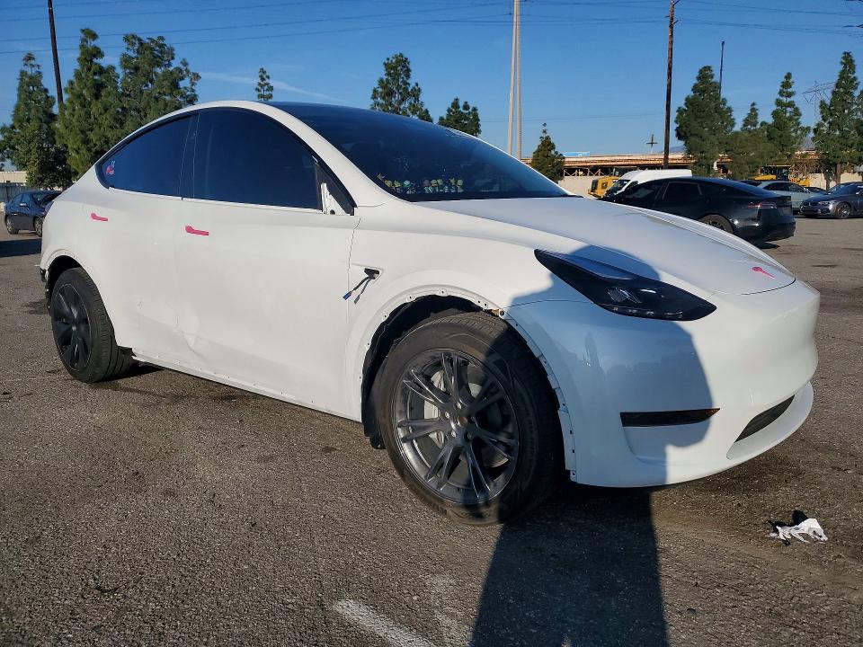 2024 Tesla Model Y მანქანა იყიდება აუქციონზე, vin: 7SAYGDED0RF122067, აუქციონის ნომერი: 78447345