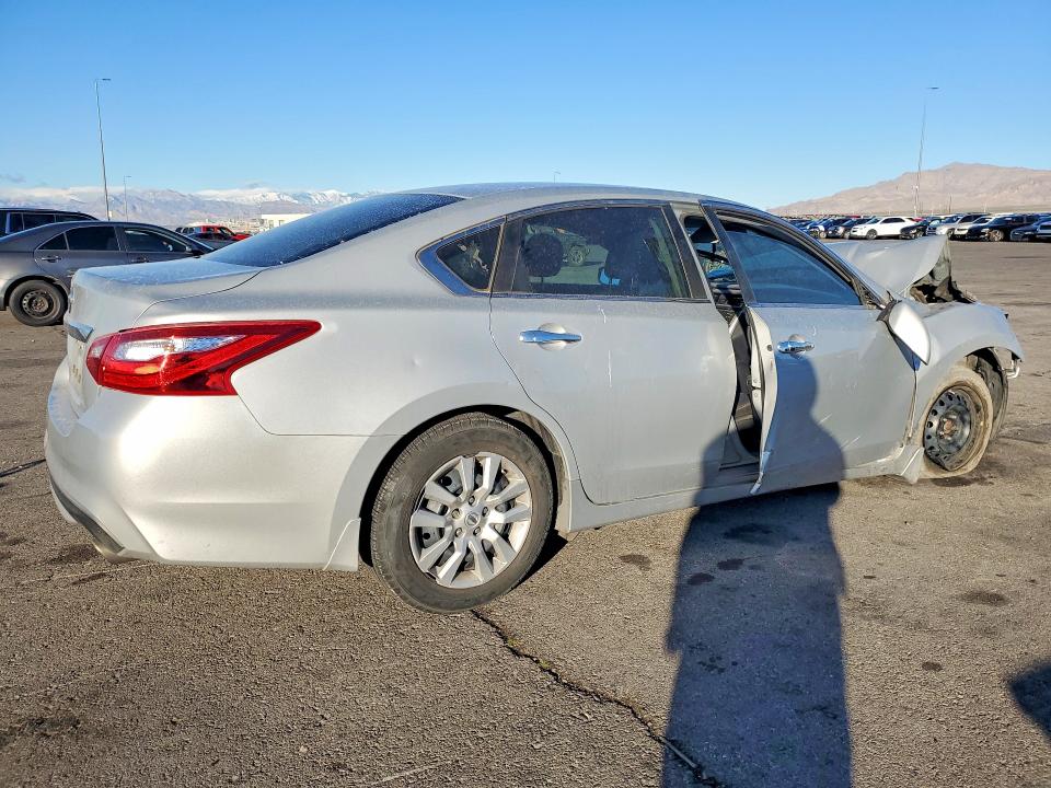 Продажа на аукционе авто 2016 Nissan Altima, vin: 1N4AL3AP8GN352917, номер лота: 77232775