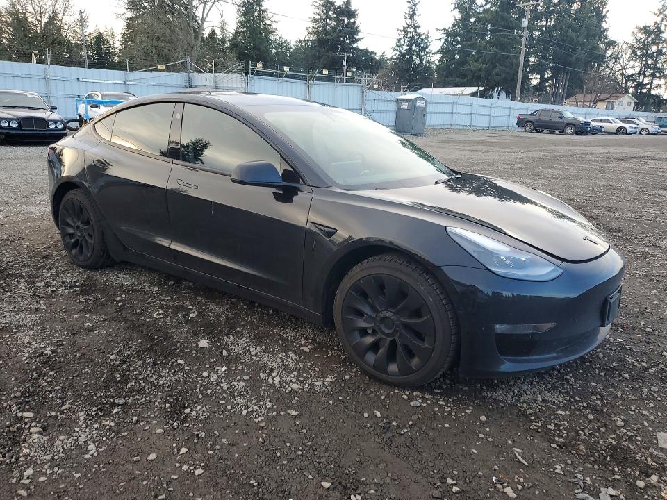 76387225 :رقم المزاد ، 5YJ3E1EB5NF108105 vin ، 2022 Tesla Model 3 مزاد بيع
