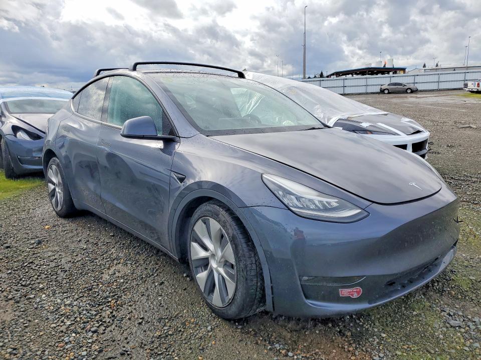 75941515 :رقم المزاد ، 7SAYGDEE5NF353033 vin ، 2022 Tesla Model Y مزاد بيع