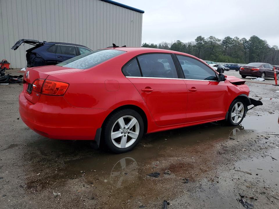 76203315 :رقم المزاد ، 3VWLL7AJ3DM421442 vin ، 2013 Volkswagen Jetta مزاد بيع