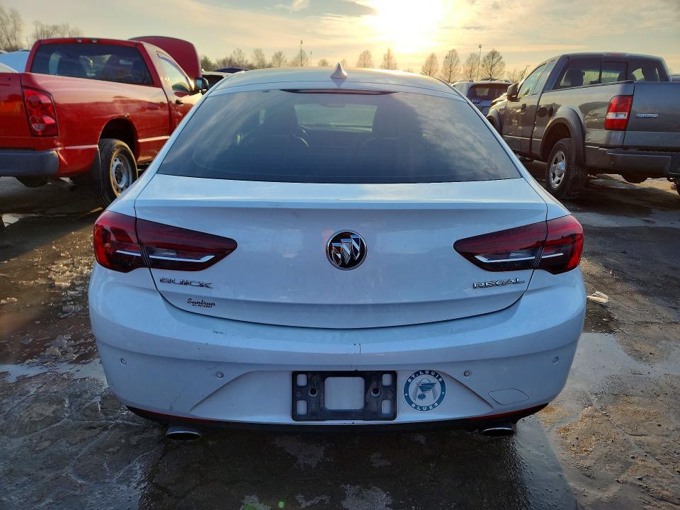 75957365 :رقم المزاد ، W04GP6SX1J1072287 vin ، 2018 Buick Regal مزاد بيع