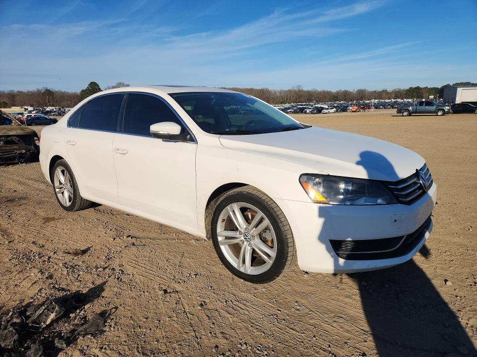 77328125 :رقم المزاد ، 1VWBT7A37EC110449 vin ، 2014 Volkswagen Passat مزاد بيع
