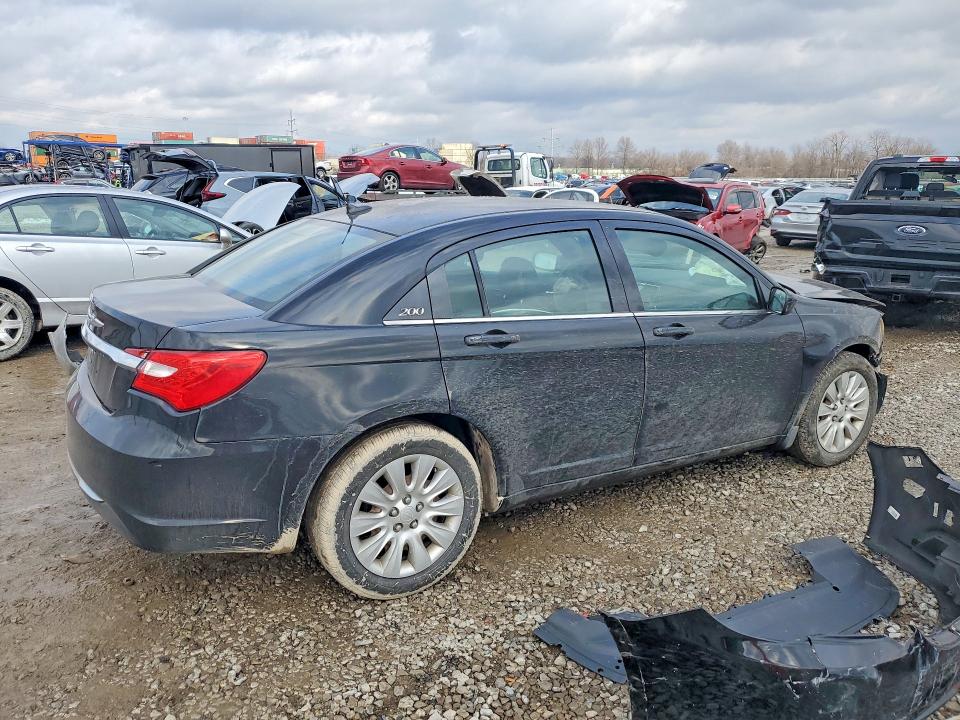 77568975 :رقم المزاد ، 1C3CCBAB0EN122498 vin ، 2014 Chrysler 200 مزاد بيع