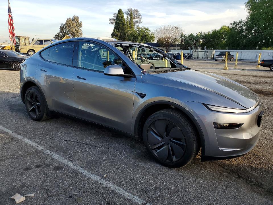 77878615 :رقم المزاد ، 7SAYGDEE8TF329581 vin ، 2026 Tesla Model Y مزاد بيع