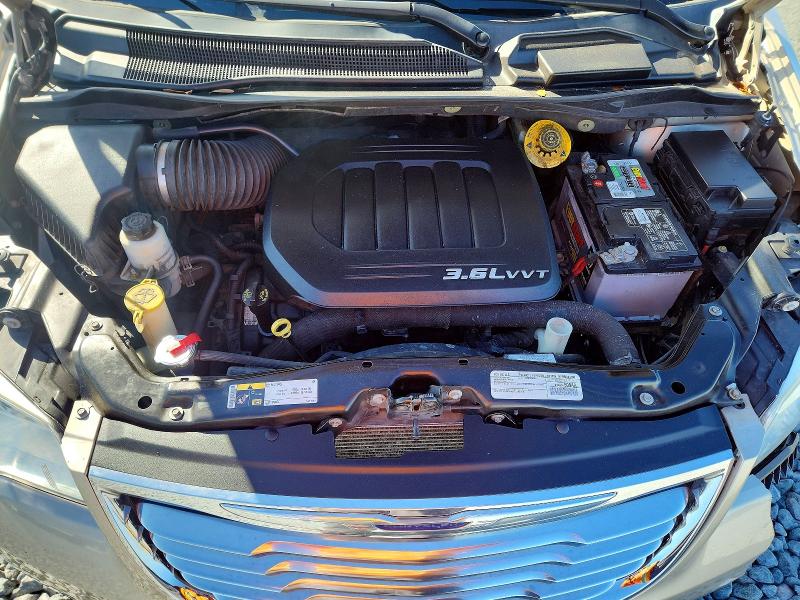77555595 :رقم المزاد ، 2C4RC1CG0GR190735 vin ، 2016 Chrysler Town & Country مزاد بيع