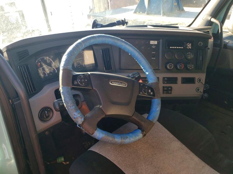 Продажа на аукционе авто 2020 Freightliner Cascadia 126, vin: 1FUJHHDV7LLKX2302, номер лота: 74819535