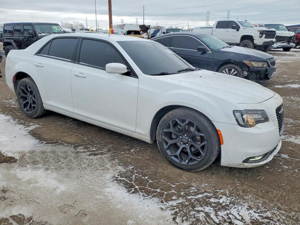 2019 Chrysler 300 მანქანა იყიდება აუქციონზე, vin: 2C3CCABG1KH617916, აუქციონის ნომერი: 78029925