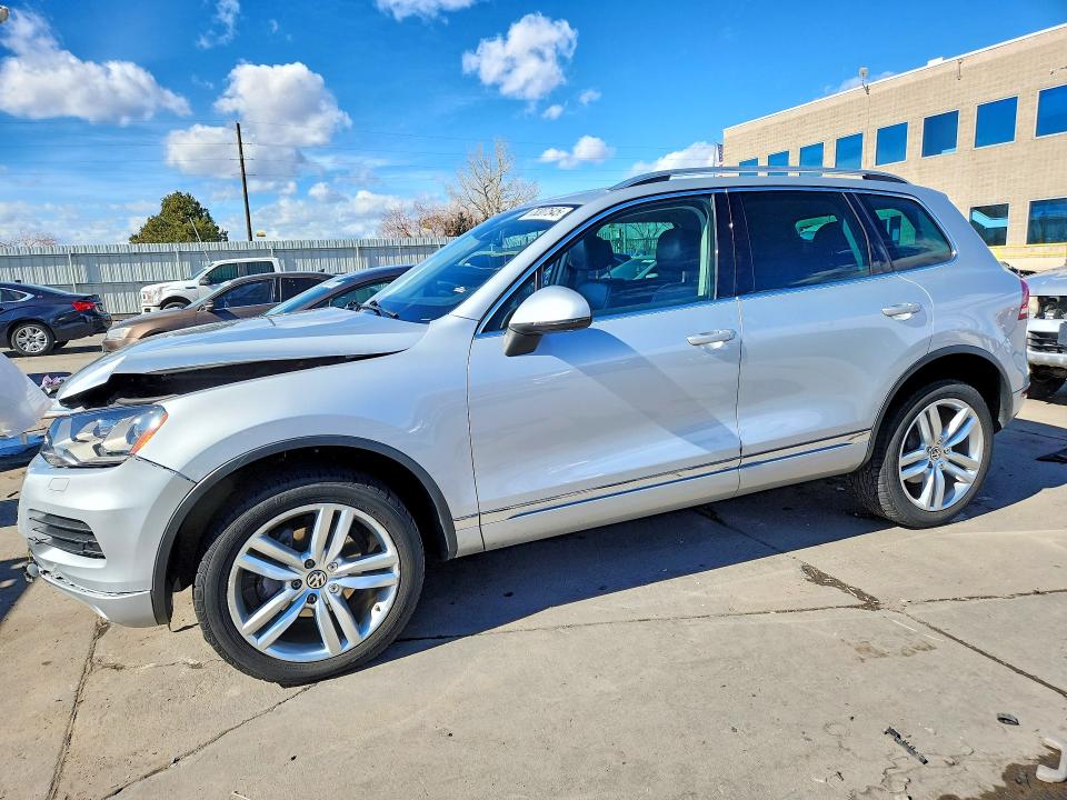 78307545 :رقم المزاد ، WVGEP9BP2ED010332 vin ، 2014 Volkswagen Touareg مزاد بيع
