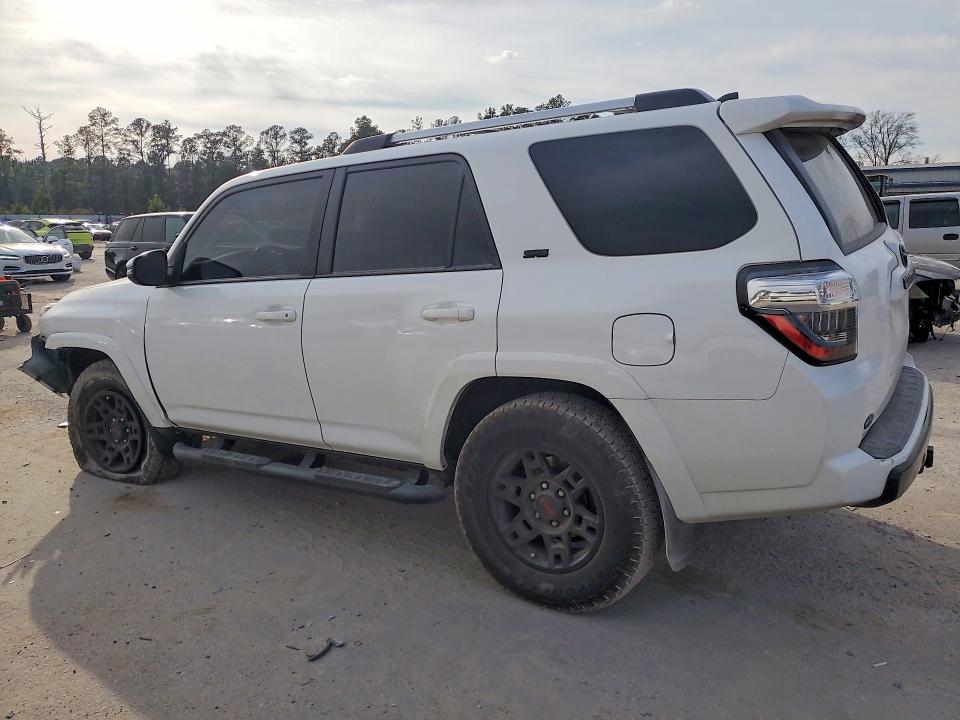 76610525 :رقم المزاد ، JTENU5JR3N6078423 vin ، 2022 Toyota 4runner مزاد بيع