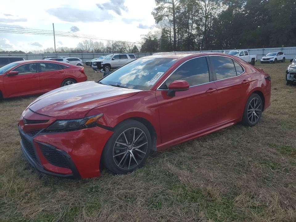 76725085 :رقم المزاد ، 4T1G11AK3MU489005 vin ، 2021 Toyota Camry مزاد بيع