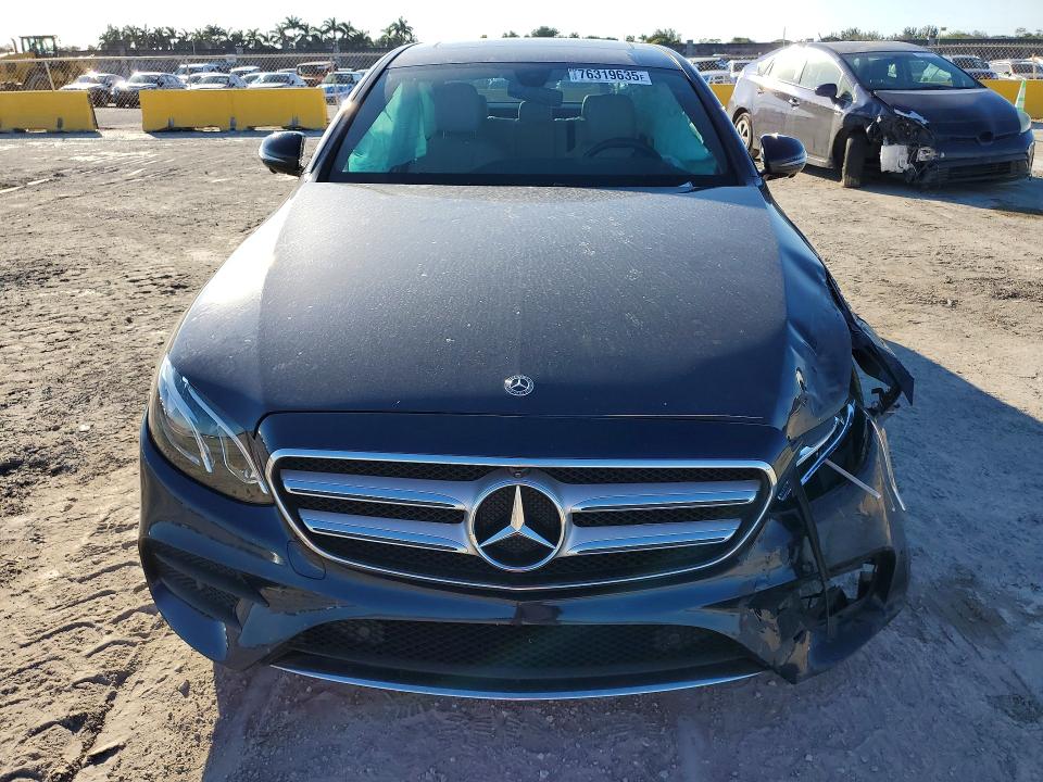 76319635 :رقم المزاد ، WDDZF8DBXLA710592 vin ، 2020 Mercedes-benz E مزاد بيع
