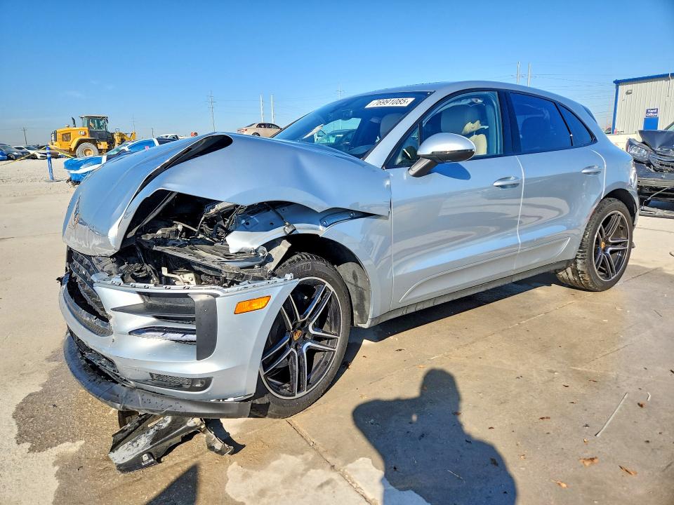 76991085 :رقم المزاد ، WP1AA2A50LLB13343 vin ، 2020 Porsche Macan مزاد بيع