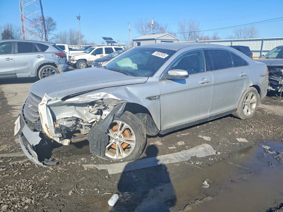 76592935 :رقم المزاد ، 1FAHP2E89DG198363 vin ، 2013 Ford Taurus مزاد بيع