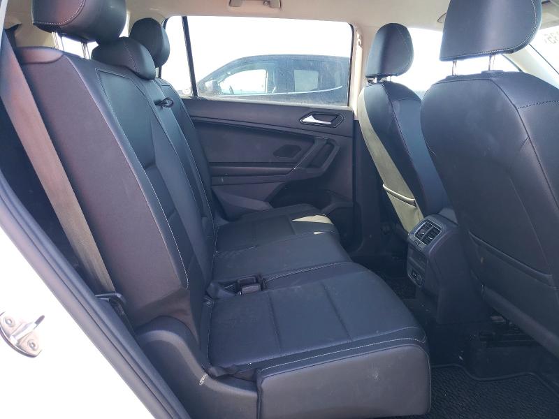 Продаж на аукціоні авто 2017 Volkswagen Tiguan, vin: 3VV3B7AX6JM059372, номер лоту: 74932335