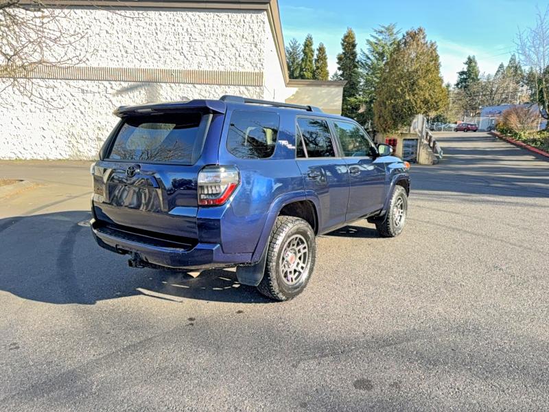 76832125 :رقم المزاد ، JTEBU5JR0L5751769 vin ، 2020 Toyota 4runner Sr مزاد بيع