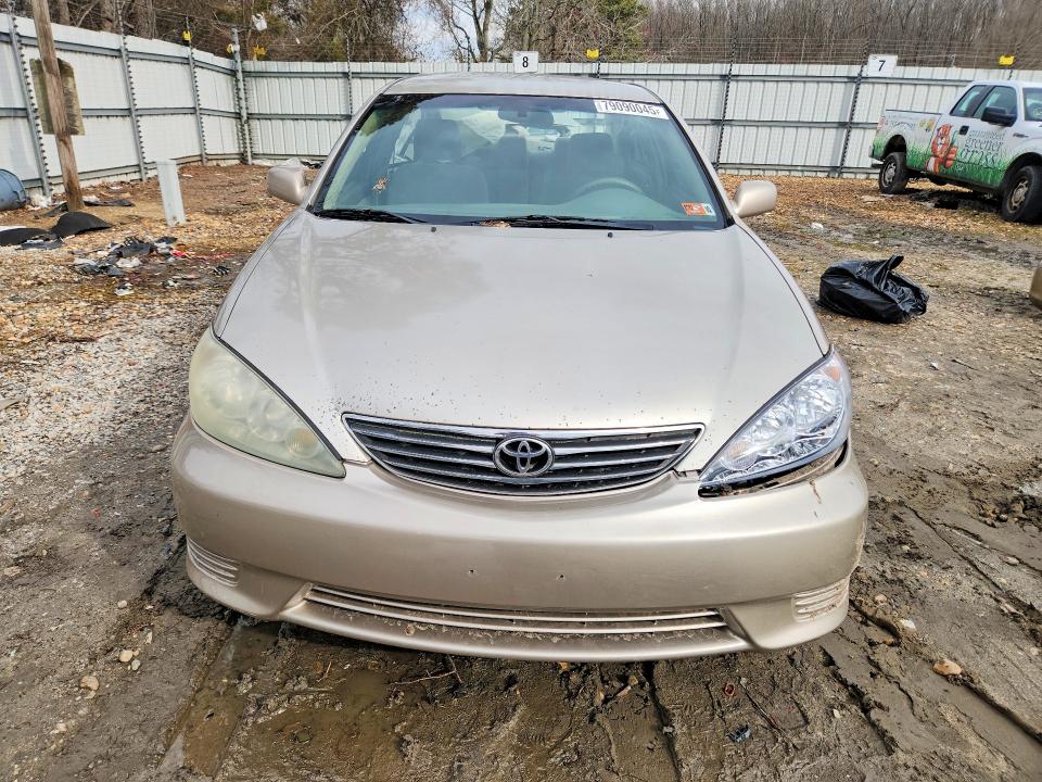 2005 Toyota Camry მანქანა იყიდება აუქციონზე, vin: 4T1BF30K25U601318, აუქციონის ნომერი: 79090045