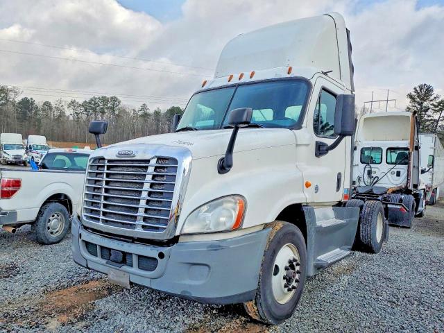77429215 :رقم المزاد ، 1FUBGEDV0GLHC5749 vin ، 2016 Freightliner Cascadia 1 مزاد بيع