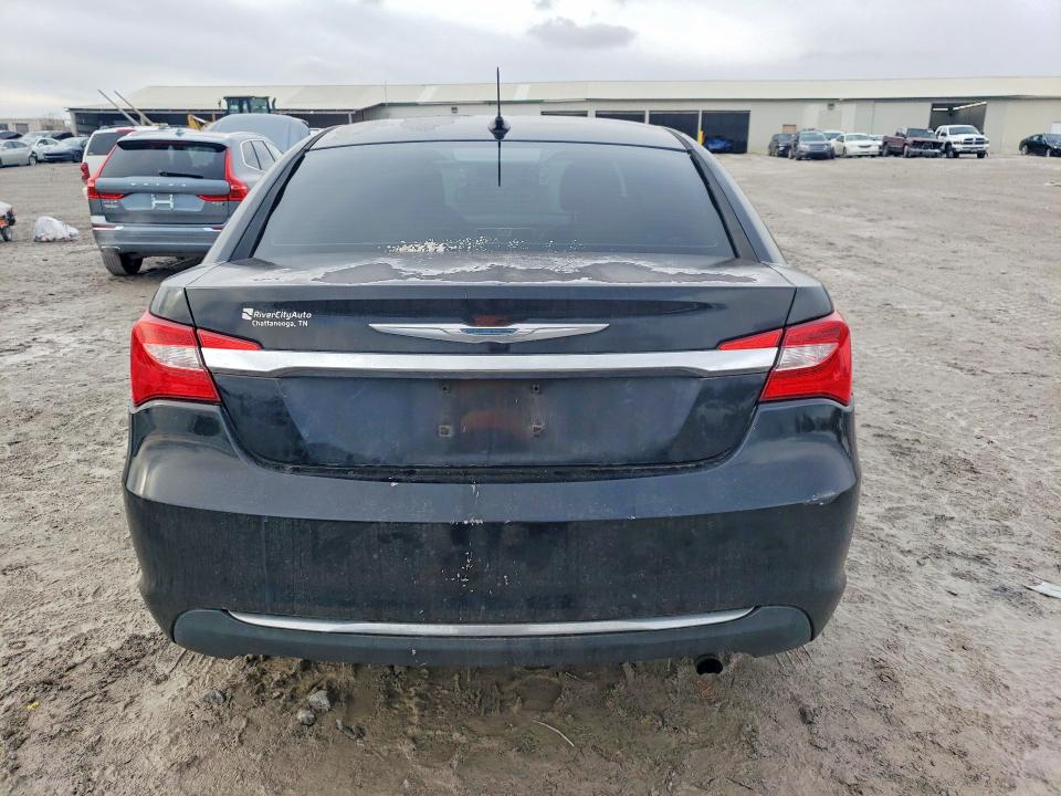 Продажа на аукционе авто 2011 Chrysler 200, vin: 1C3BC2FB9BN571825, номер лота: 76224065