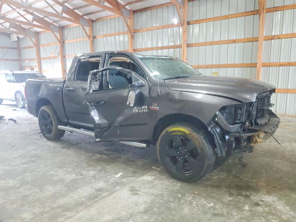 77850635 :رقم المزاد ، 3C6RR7KT9JG129873 vin ، 2018 Ram 1500 مزاد بيع