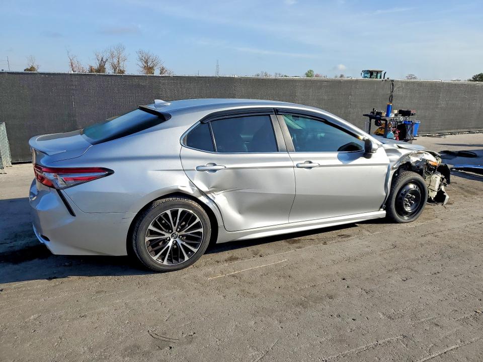 77851675 :رقم المزاد ، 4T1B11HK2KU750198 vin ، 2019 Toyota Camry Se Automatic مزاد بيع