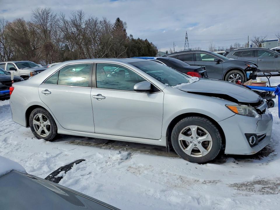 78699875 :رقم المزاد ، 4T1BF1FK7EU825664 vin ، 2014 Toyota Camry مزاد بيع
